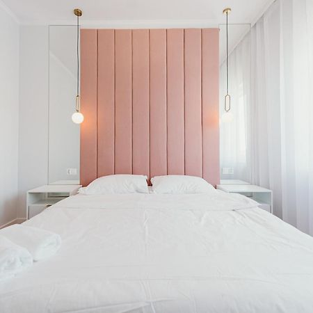 3 Bedrooms Premium Bella Rosa For 8 Guests With Ac And Underground Parking Rzeszów Exteriör bild