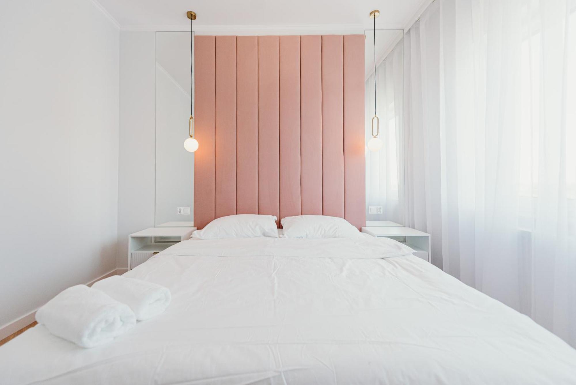 3 Bedrooms Premium Bella Rosa For 8 Guests With Ac And Underground Parking Rzeszów Exteriör bild